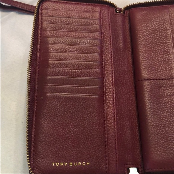 Tory Burch wallet and matching tote - Picture 3 of 6